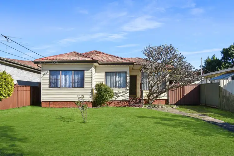8 Hilwa Street, Villawood NSW 2163
