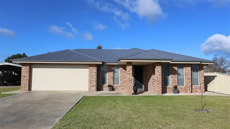 4 Yasmine Court, Forbes NSW 2871