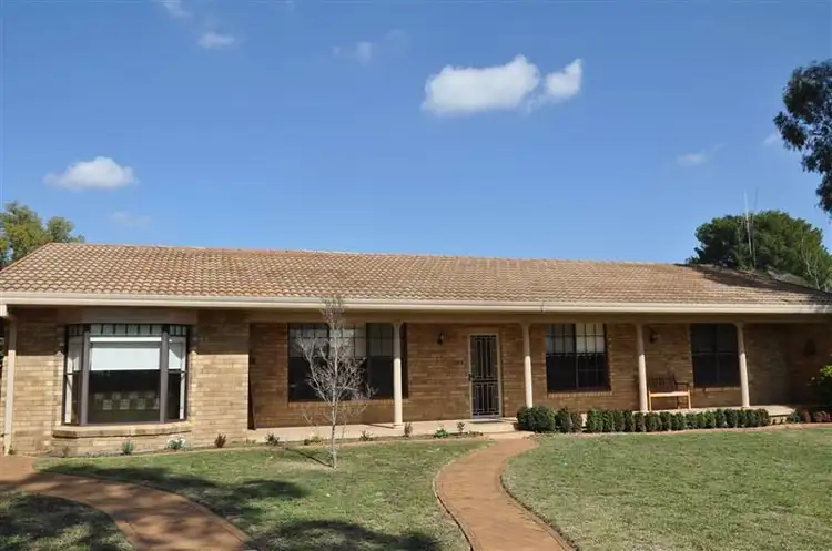 2 Willis Place, Forbes NSW 2871