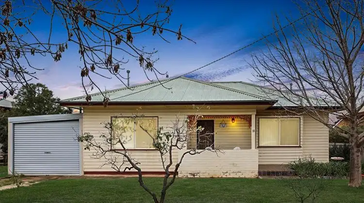 11 Underwood Street, Forbes NSW 2871