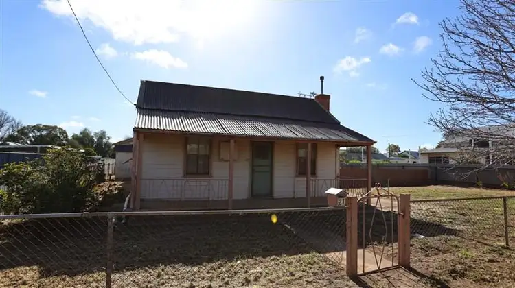 21 Barton Street, Forbes NSW 2871