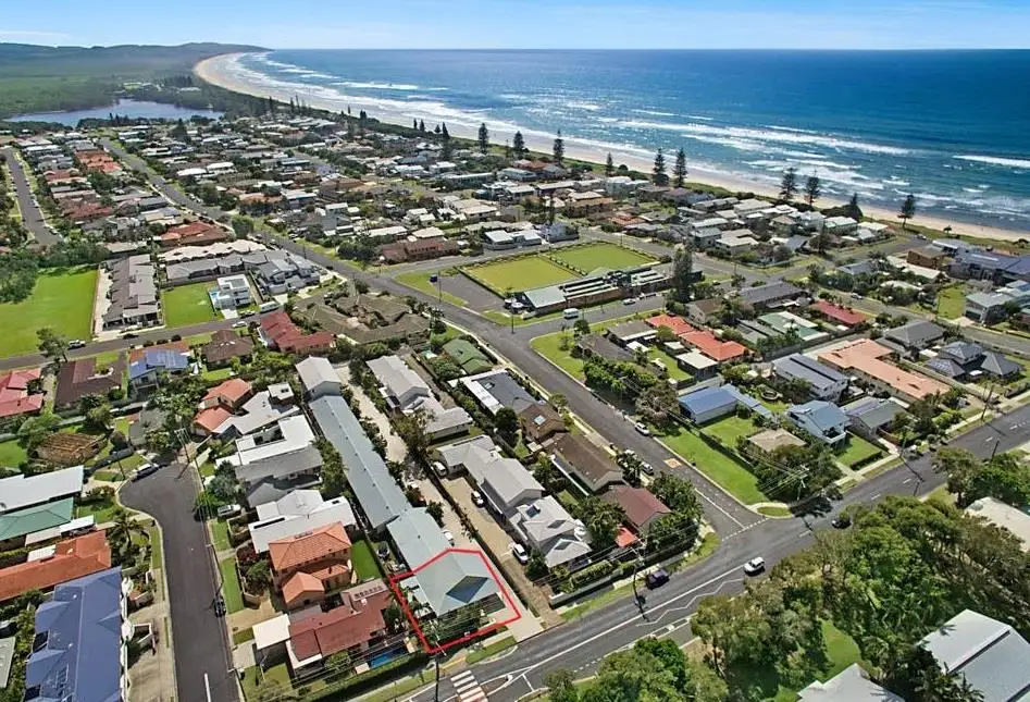 Main view of Homely villa listing, 1/20 Byron Street, Lennox Head NSW 2478