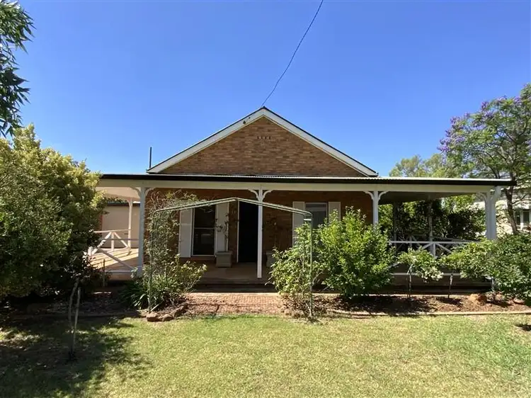 15 Barton Street, Forbes NSW 2871