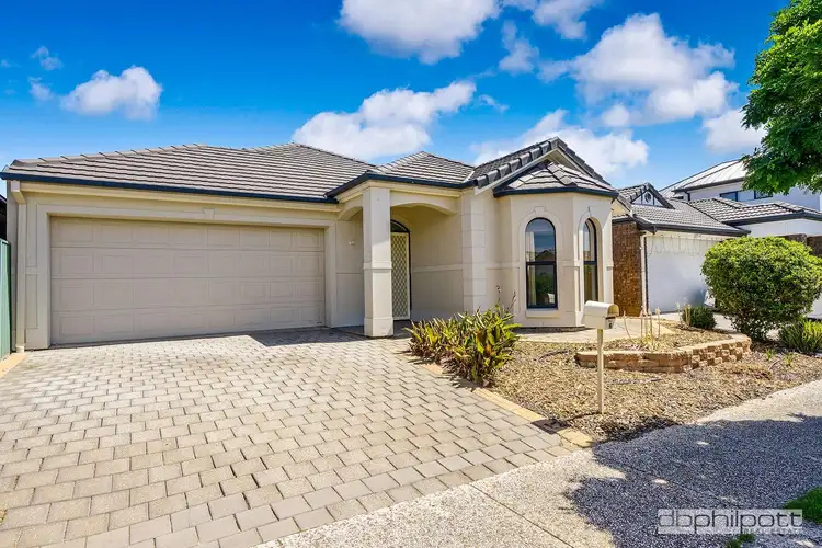 6 Mallard Crescent, Mawson Lakes SA 5095