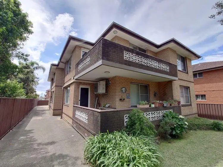 Main view of Homely unit listing, 3/10 North Parade, Campsie NSW 2194