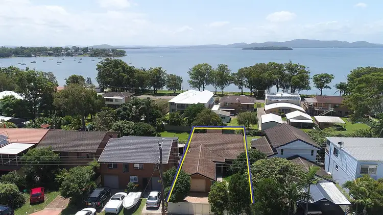 16 King Albert Avenue, Tanilba Bay NSW 2319