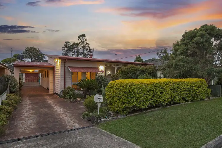 12 Dwyer Avenue, Woy Woy NSW 2256