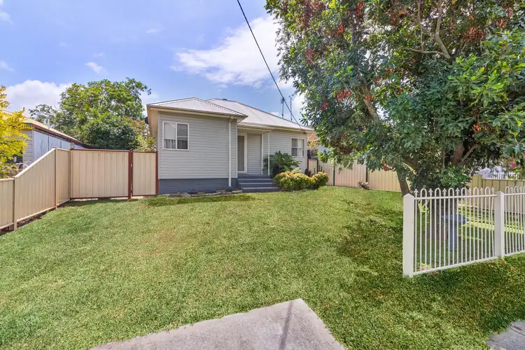 9 Mcmasters Road, Woy Woy NSW 2256