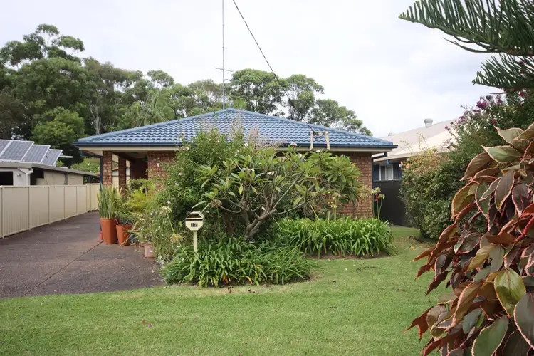 17 Tilligerry Track, Tanilba Bay NSW 2319