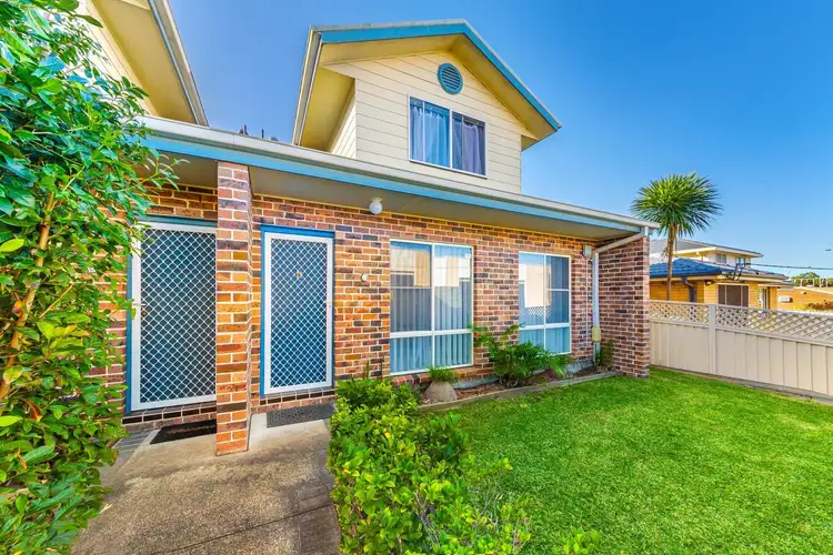 4/9 Corumbene Close, West Gosford NSW 2250