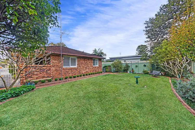 2/4 Rothwell Street, Woy Woy NSW 2256