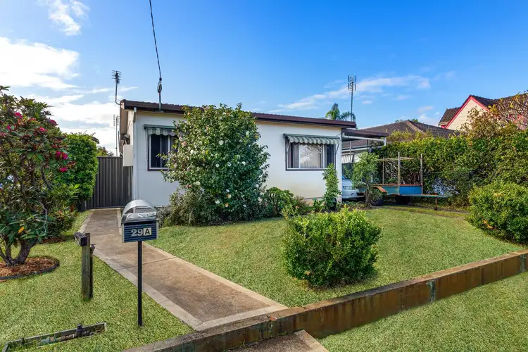 29 MacKenzie Avenue, Woy Woy NSW 2256