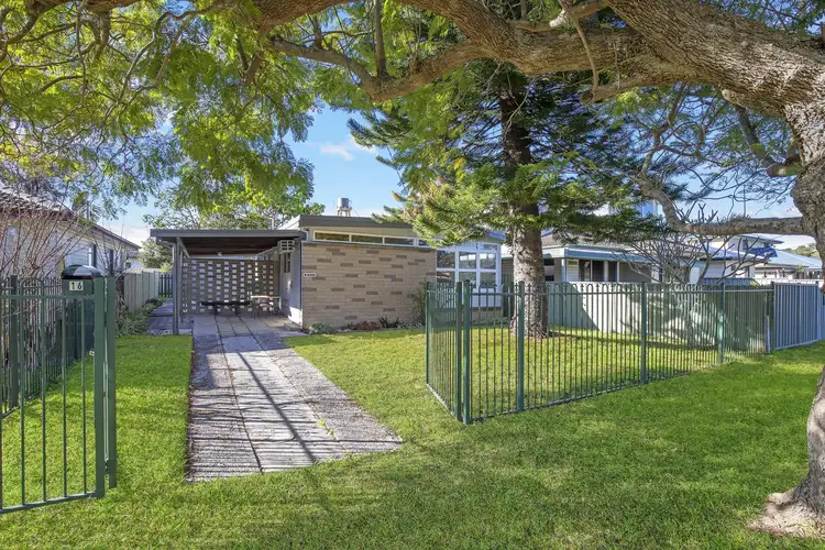 16 Mascot Street, Woy Woy NSW 2256