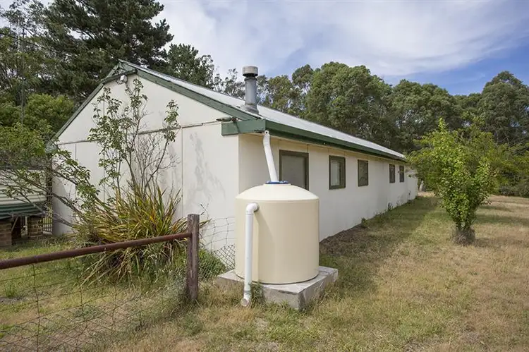 27 Badgerys Lookout Rd, Tallong NSW 2579