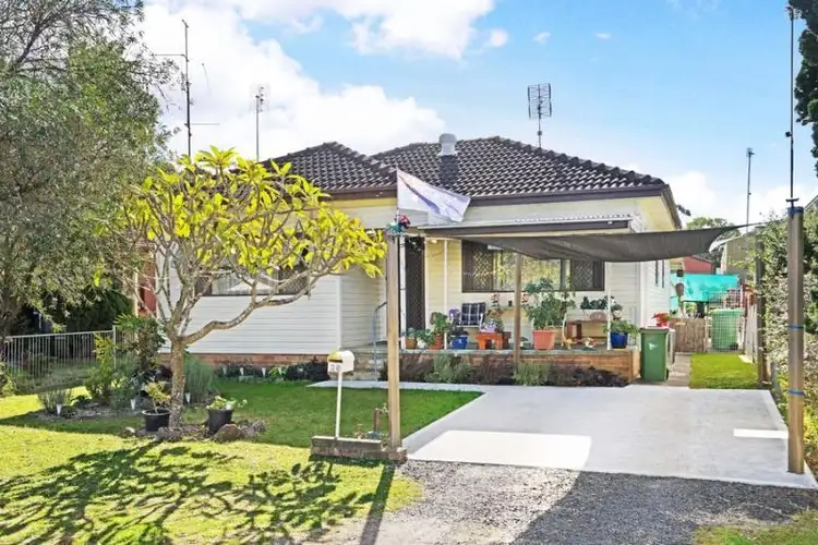 19 Waterloo Ave, Woy Woy NSW 2256