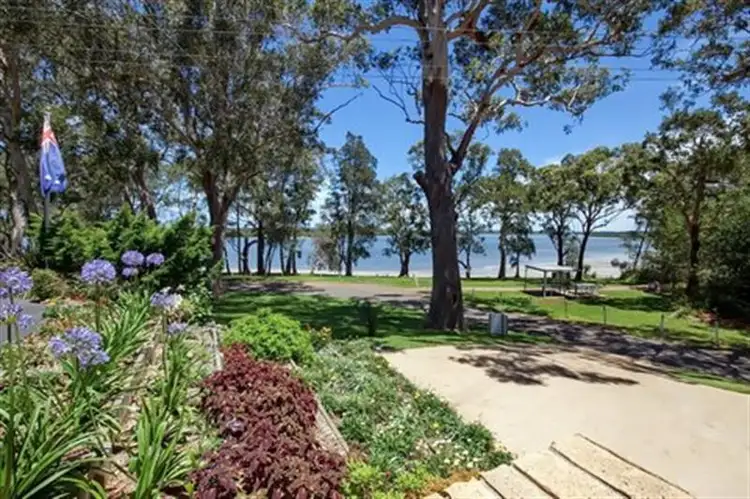 17 Gibbers Dr, Lemon Tree Passage NSW 2319