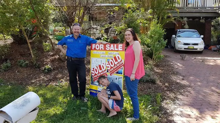5 Crown Cl, Tarbuck Bay NSW 2428
