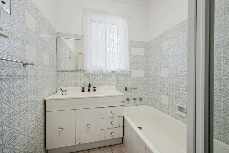 Sixth view of Homely house listing, 586 East Street, East Albury NSW 2640