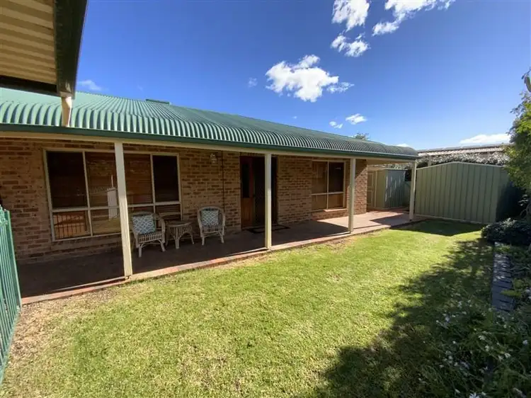 2/122 York Street, Forbes NSW 2871