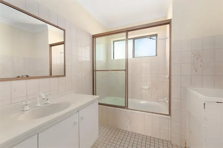 Sixth view of Homely unit listing, 5/12 Gellibrand  St, Clayfield QLD 4011