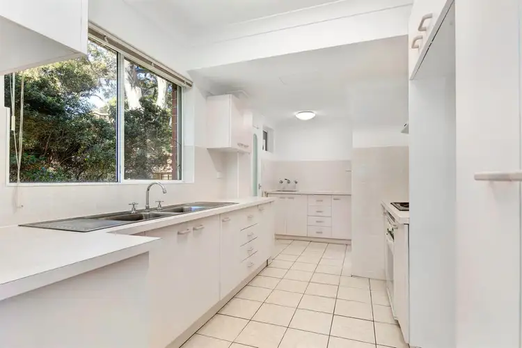 Fifth view of Homely townhouse listing, 4/12 Hillcrest Avenue, Hurstville NSW 2220