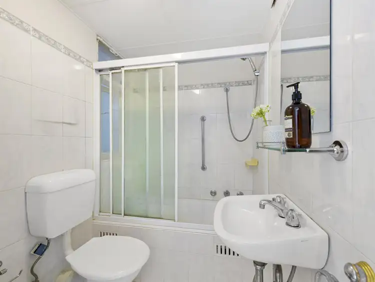 Sixth view of Homely apartment listing, 5/2 Ward Avenue, Elizabeth Bay NSW 2011
