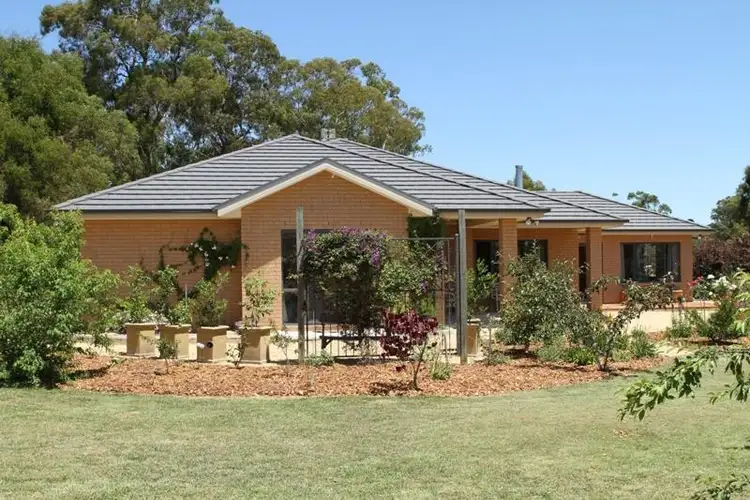 Second view of Homely house listing, 7 Woodside Dr, Moss Vale NSW 2577