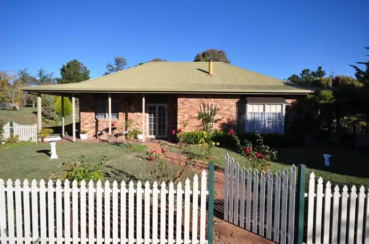 2 Coach-house Pl, Orange NSW 2800