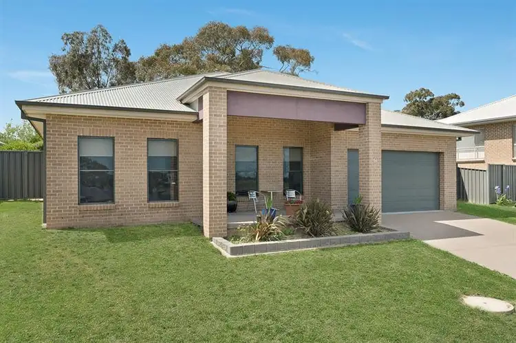 54 Brooklands Dr, Orange NSW 2800