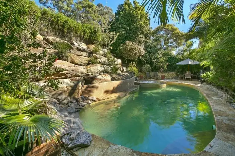 16 Barnes Rd, Frenchs Forest NSW 2086