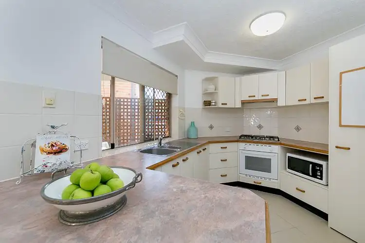 Sixth view of Homely unit listing, 2/17 Christensen St, Yeronga QLD 4104