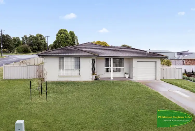 1 Johnston  Crescent, Blayney NSW 2799