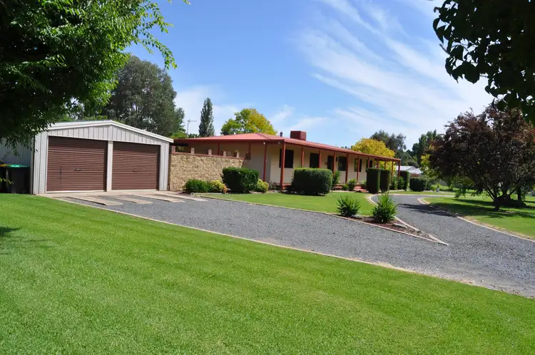 94 Selwyn Street, Adelong NSW 2729