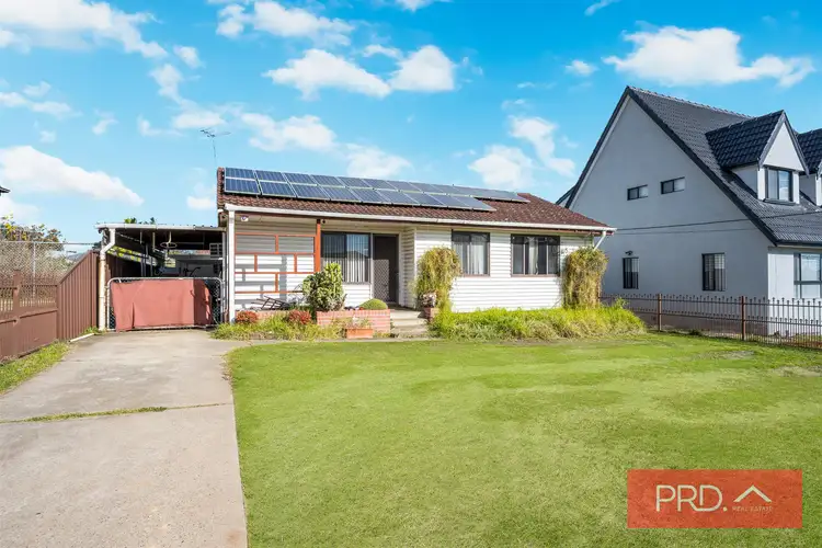 6 Wych Avenue, Lurnea NSW 2170