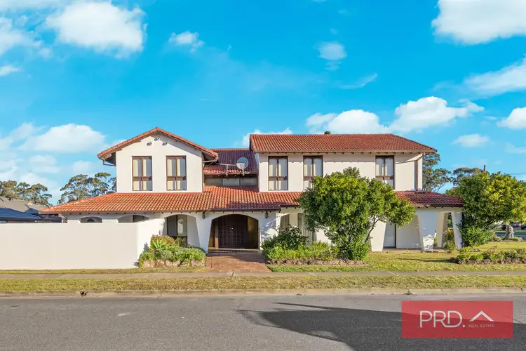 8 Napier Avenue, Lurnea NSW 2170