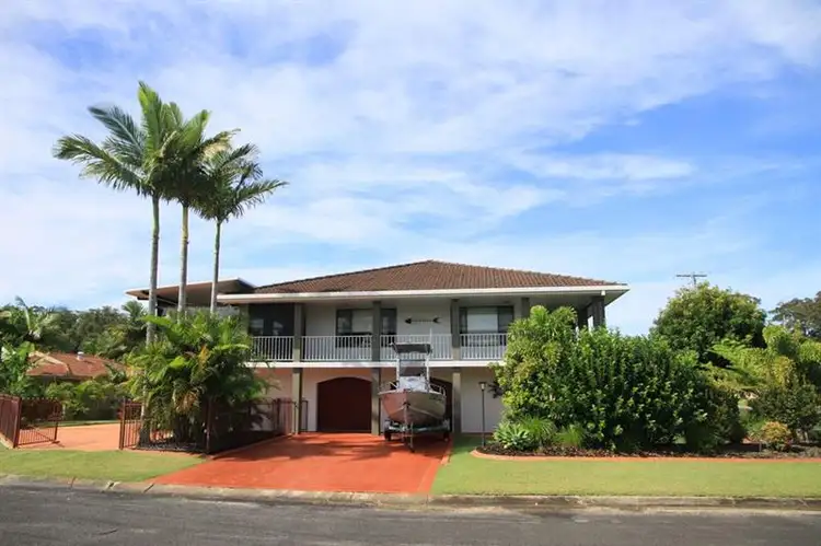 27 Loxton Avenue, Iluka NSW 2466