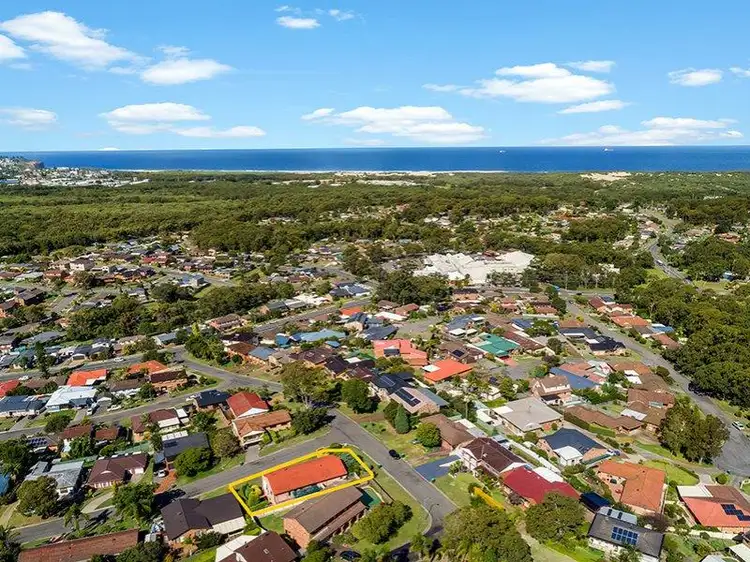 Fifth view of Homely house listing, 2 Sharon Avenue, Jewells NSW 2280