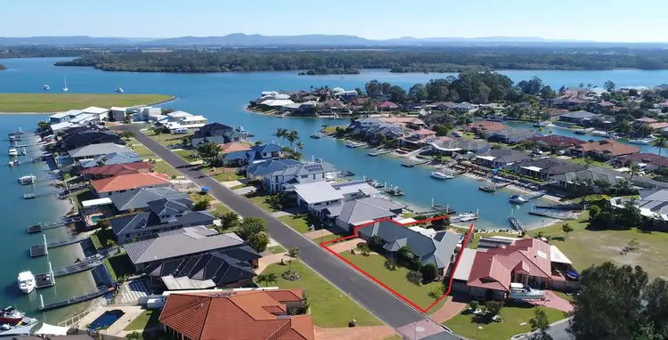 2 Barellan Avenue, Yamba NSW 2464