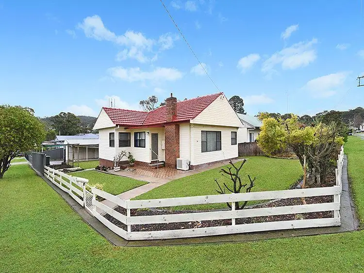 24 Laxton Crescent, Belmont North NSW 2280