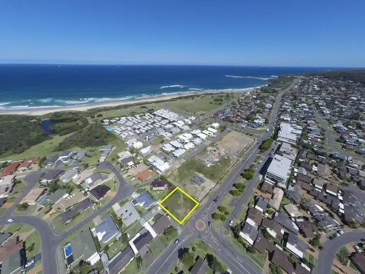 53 Caves Beach Road, Caves Beach NSW 2281