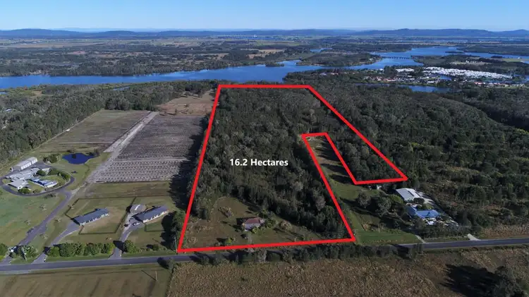 120 Carrs Drive, Yamba NSW 2464