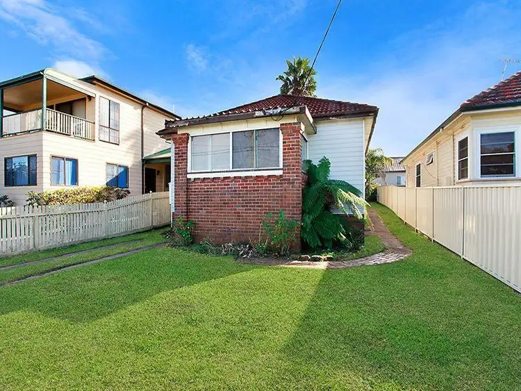 51 Evans Street, Belmont NSW 2280
