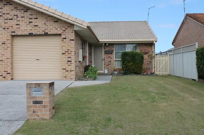 Main view of Homely semi-detached listing, 2/7 The Halyard, Yamba NSW 2464