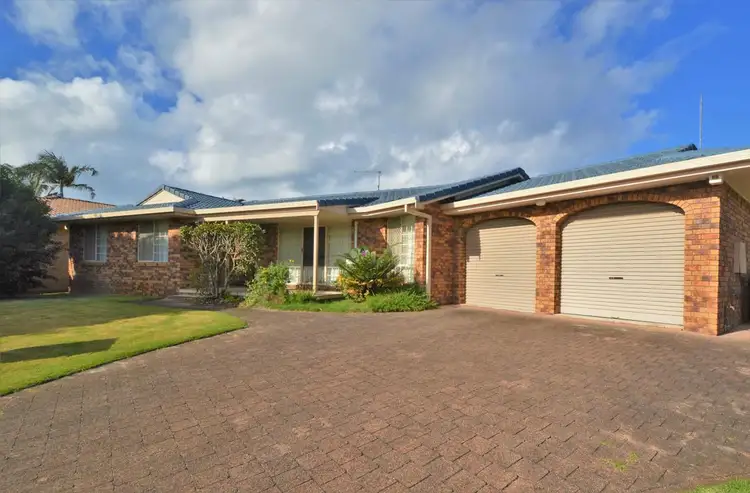 6 Barbara Close, Yamba NSW 2464