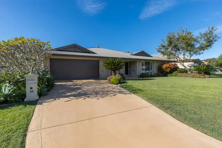 16 William Avenue, Yamba NSW 2464