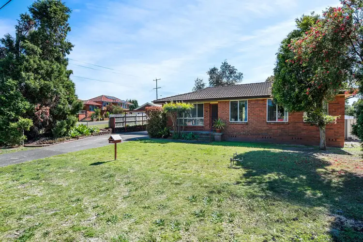 30 Thompson Street, Belmont South NSW 2280