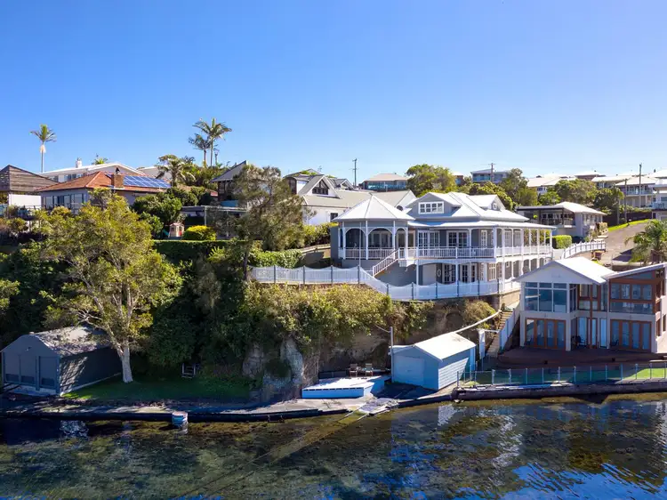 100 Ross Street, Belmont NSW 2280