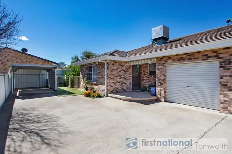 Main view of Homely unit listing, 2/5 COWPER Close, North Tamworth NSW 2340