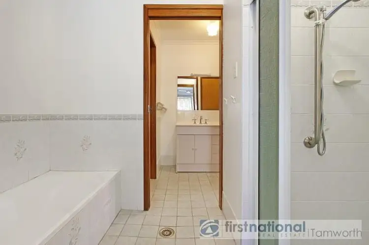 Sixth view of Homely unit listing, 2/5 COWPER Close, North Tamworth NSW 2340