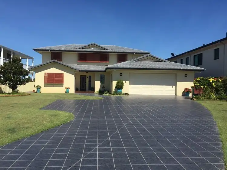 46 Palm Terrace, Yamba NSW 2464